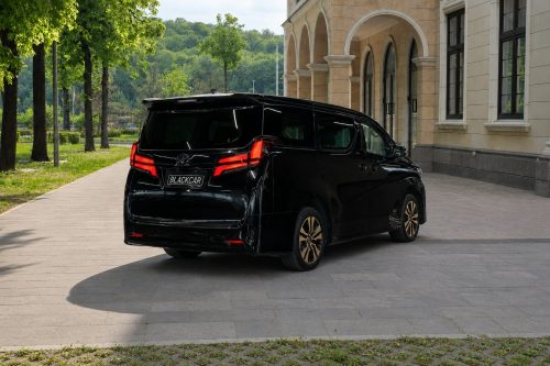 взять в аренду Toyota Alphard