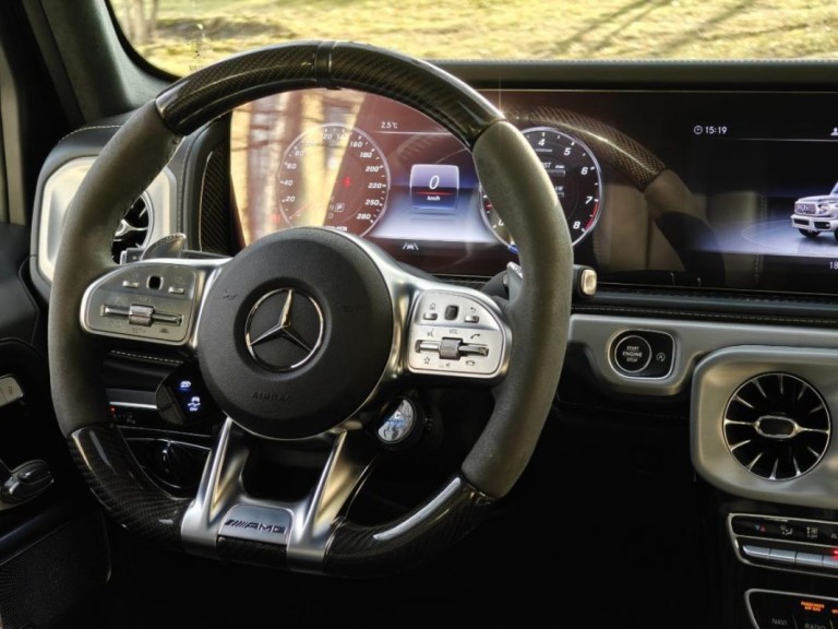 Эволюция руля: от деревянного штурвала до джойстика в Tesla